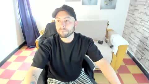 Snapshot of mike_lover_ chatting on July 13, 7:27 pm mike lover online show from July 13, 7:27 pm