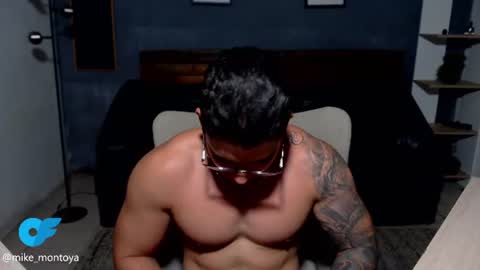 Snapshot of mike_montoya chatting on August 6, 1:18 am Mike Montoya online show from August 6, 1:18 am