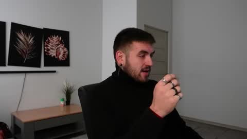 Snapshot of mike_platano chatting on September 10, 5:51 am MIKE PLATANO online show from September 10, 5:51 am