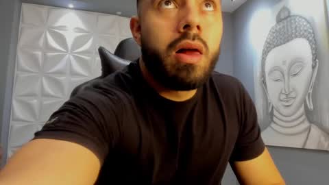 Snapshot of mikeblare chatting on December 31, 5:51 pm Mike Blare online show from December 31, 5:51 pm