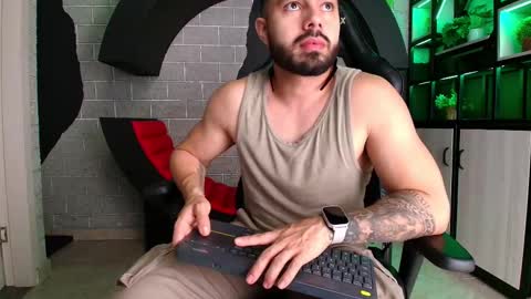 Snapshot of mikeblare chatting on January 10, 7:11 pm Mike Blare online show from January 10, 7:11 pm