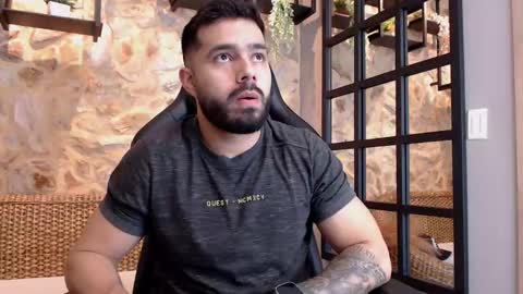 Snapshot of mikeblare chatting on January 11, 7:05 pm Mike Blare online show from January 11, 7:05 pm