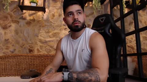 Snapshot of mikeblare chatting on January 18, 7:15 pm Mike Blare online show from January 18, 7:15 pm