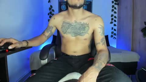 Snapshot of mikee_scooth chatting on March 12, 3:13 am mikee_scooth online show from March 12, 3:13 am