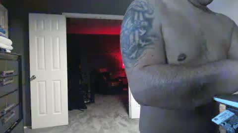 Snapshot of mikehtxxx1219 chatting on January 28, 12:47 am mikehtxxx1219 online show from January 28, 12:47 am