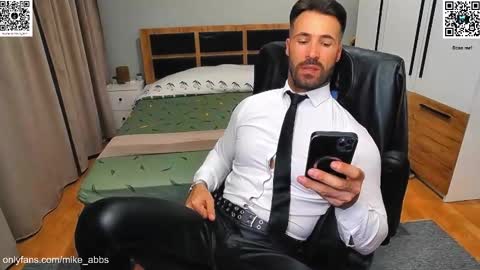 Snapshot of mikestrip chatting on October 13, 7:03 pm Mike online show from October 13, 7:03 pm