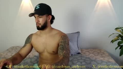 Snapshot of mikethomson01 chatting on April 15, 9:26 pm Mike online show from April 15, 9:26 pm