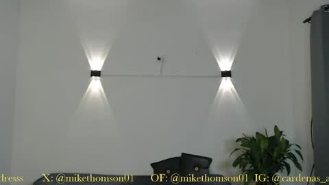 Snapshot of mikethomson01 chatting on April 21, 1:07 am Mike online show from April 21, 1:07 am
