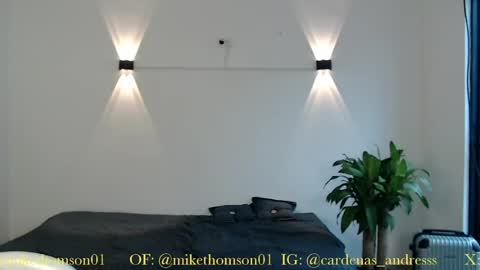 Snapshot of mikethomson01 chatting on April 21, 2:56 pm Mike online show from April 21, 2:56 pm