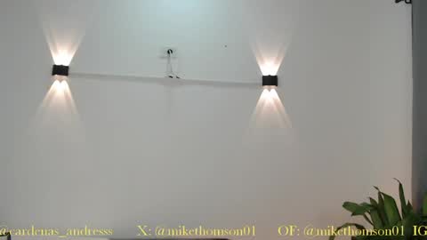 Snapshot of mikethomson01 chatting on May 9, 2:17 am Mike online show from May 9, 2:17 am