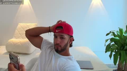 Snapshot of mikethomson01 chatting on May 19, 5:19 pm Mike online show from May 19, 5:19 pm