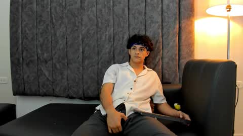 Snapshot of mikey_banji chatting on September 9, 5:07 am mikey_banji online show from September 9, 5:07 am