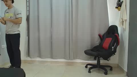 Snapshot of mikey_banji chatting on October 2, 12:12 pm mikey_banji online show from October 2, 12:12 pm