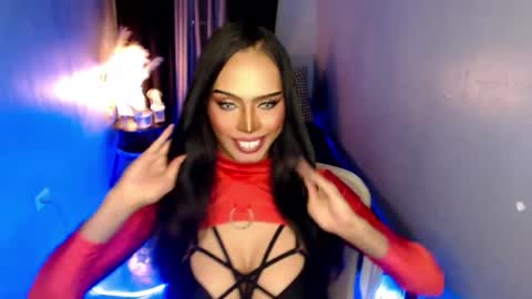 Snapshot of mikeyalawi03 chatting on June 1, 6:15 am Mistress MikeyAlawi online show from June 1, 6:15 am
