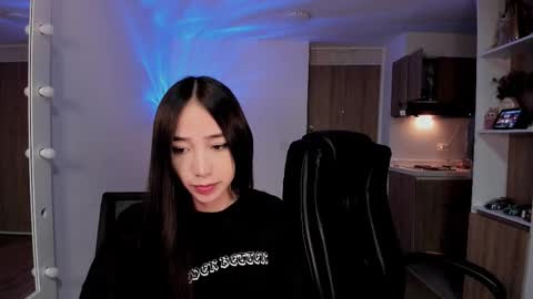 VIOLETAMIKE online show from December 2, 11:00 pm