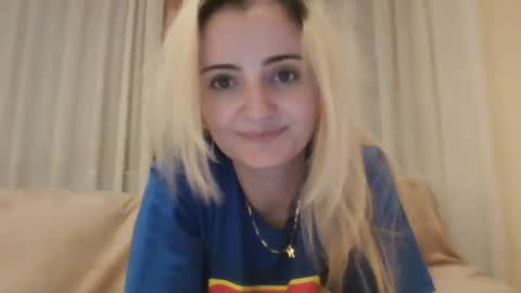 Snapshot of miki234809581 chatting on November 2, 8:11 pm miki234809581 online show from November 2, 8:11 pm