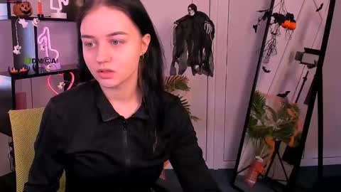 miki_ti online show from November 1, 9:22 am