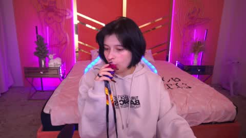 Miki online show from January 19, 9:55 pm