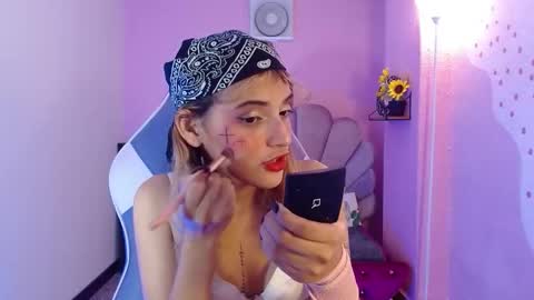 Mikka 3 online show from October 17, 1:46 pm