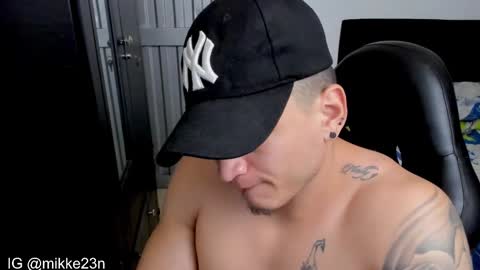 Snapshot of mikke_love chatting on January 20, 2:36 pm MIKKE online show from January 20, 2:36 pm