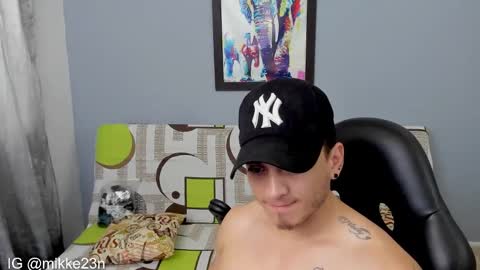 Snapshot of mikke_love chatting on February 7, 1:32 pm MIKKE online show from February 7, 1:32 pm