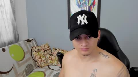 Snapshot of mikke_love chatting on February 12, 2:43 pm MIKKE online show from February 12, 2:43 pm