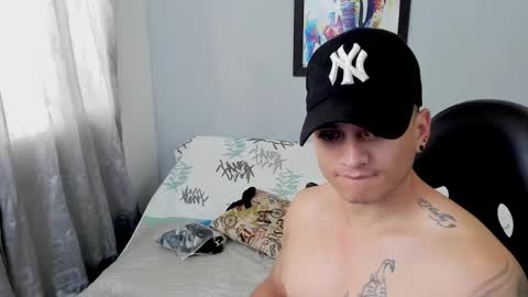 Snapshot of mikke_love chatting on February 19, 3:16 pm MIKKE online show from February 19, 3:16 pm