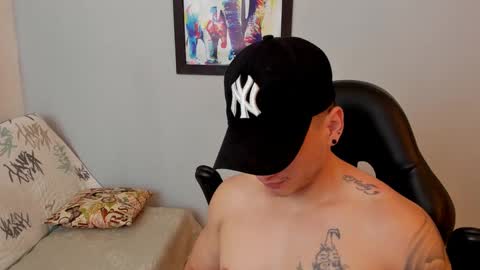 Snapshot of mikke_love chatting on March 11, 2:18 pm MIKKE online show from March 11, 2:18 pm