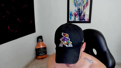 Snapshot of mikke_love chatting on October 6, 2:14 pm MIKKE online show from October 6, 2:14 pm