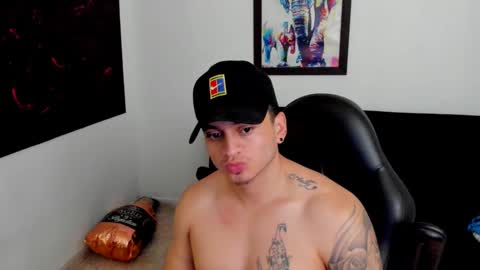 Snapshot of mikke_love chatting on October 10, 2:27 pm MIKKE online show from October 10, 2:27 pm