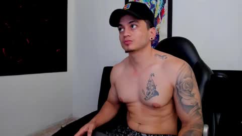 Snapshot of mikke_love chatting on October 12, 3:11 pm MIKKE online show from October 12, 3:11 pm