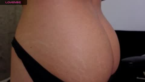 Snapshot of mikke_love chatting on April 30, 2:23 pm MIKKE online show from April 30, 2:23 pm