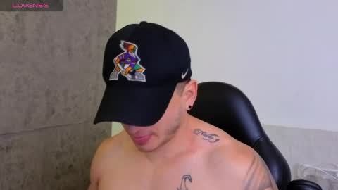 Snapshot of mikke_love chatting on May 4, 2:35 pm MIKKE online show from May 4, 2:35 pm