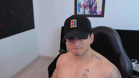 Snapshot of mikke_rush chatting on November 5, 3:23 pm Mikke online show from November 5, 3:23 pm