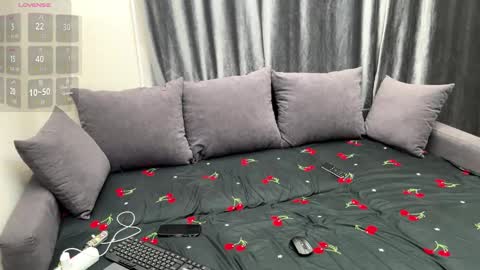 Mikki online show from March 1, 11:07 pm