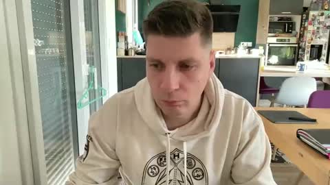 Snapshot of miklp8463 chatting on February 5, 8:08 am miklp8463 online show from February 5, 8:08 am