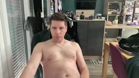 miklp8463 online show from March 11, 9:37 am