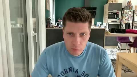 Snapshot of miklp8463 chatting on May 2, 2:11 pm miklp8463 online show from May 2, 2:11 pm
