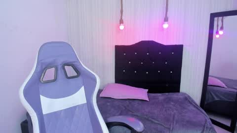 Snapshot of miku_katsuragi chatting on April 23, 3:52 am miku katsuragi online show from April 23, 3:52 am