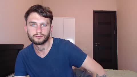 Snapshot of mikw63 chatting on July 1, 4:14 am Sin online show from July 1, 4:14 am
