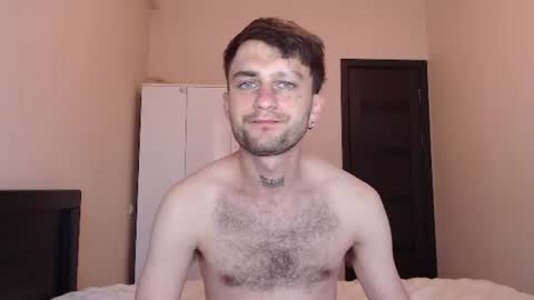 Snapshot of mikw63 chatting on July 9, 3:32 am Sin online show from July 9, 3:32 am