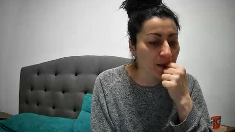 Mikyloveu online show from February 5, 3:05 pm