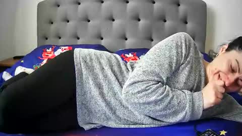 Mikyloveu online show from April 4, 2:47 pm