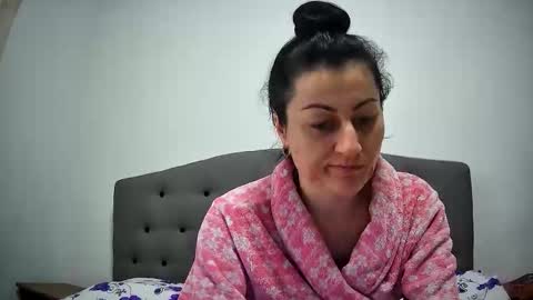 Snapshot of mikyloveu chatting on April 28, 4:34 pm Mikyloveu online show from April 28, 4:34 pm