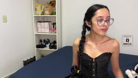 Snapshot of mila_2315 chatting on April 25, 11:35 pm Mila and albert online show from April 25, 11:35 pm