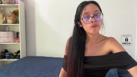 Snapshot of mila_2315 chatting on May 14, 8:04 pm Mila and albert online show from May 14, 8:04 pm