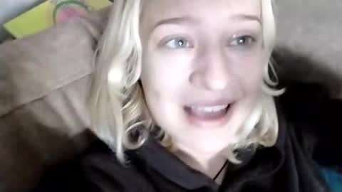 Snapshot of mila_420 chatting on September 17, 11:28 pm Mila 420 online show from September 17, 11:28 pm