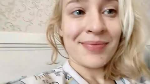 Snapshot of mila_420 chatting on September 30, 7:24 am Mila 420 online show from September 30, 7:24 am