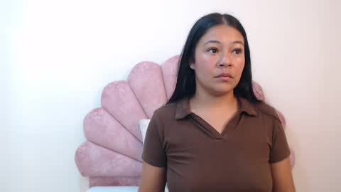 mila_adamss online show from April 19, 6:10 pm