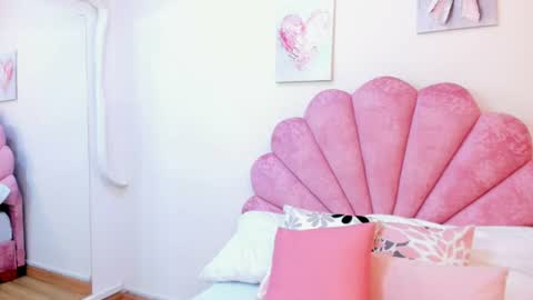 mila_adamss online show from June 28, 10:43 am
